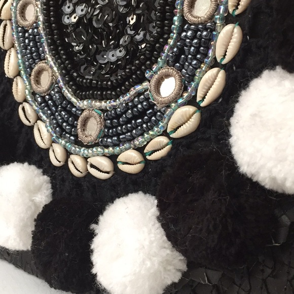 Trendy Rattan Clutch - Picture 2 of 5